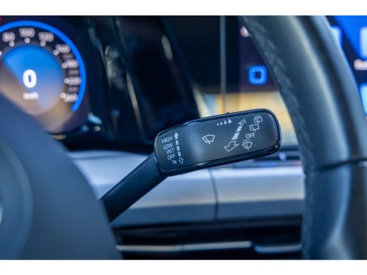 Volkswagen Golf 1.0 eTSI Life Business | Massage | Memory | Stoel+stuur verwarming | Cruise adaptief | Dodehoek d... ActivLease financial lease