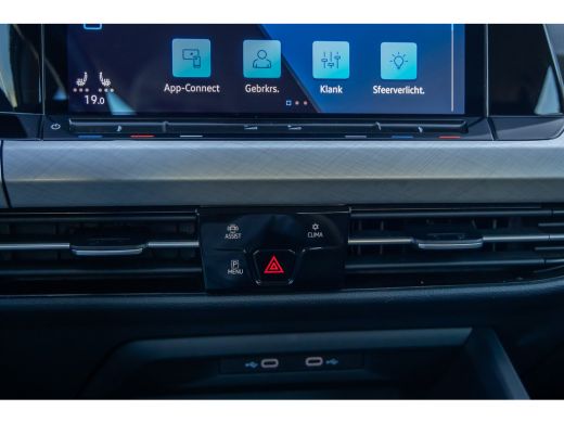 Volkswagen Golf 1.0 eTSI Life Business | Massage | Memory | Stoel+stuur verwarming | Cruise adaptief | Dodehoek d... ActivLease financial lease