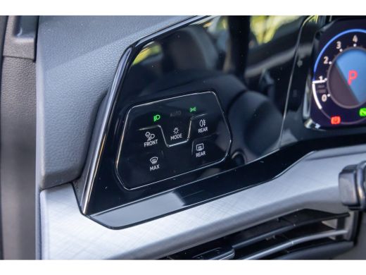 Volkswagen Golf 1.0 eTSI Life Business | Massage | Memory | Stoel+stuur verwarming | Cruise adaptief | Dodehoek d... ActivLease financial lease