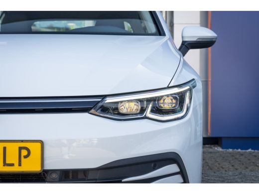 Volkswagen Golf 1.0 eTSI Life Business | Massage | Memory | Stoel+stuur verwarming | Cruise adaptief | Dodehoek d... ActivLease financial lease