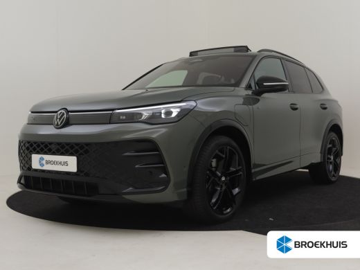 Volkswagen Tiguan 1.5 eHybrid R-Line Edition 272Pk DSG/AUTO | Panorama-dak | SOH 100 % | Head-up display |Trekhaak ... ActivLease financial lease