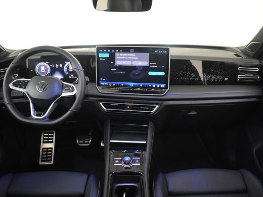Volkswagen Tiguan 1.5 eHybrid R-Line Edition 272Pk DSG/AUTO | Panorama-dak | SOH 100 % | Head-up display |Trekhaak ... ActivLease financial lease