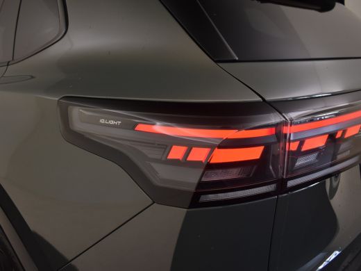 Volkswagen Tiguan 1.5 eHybrid R-Line Edition 272Pk DSG/AUTO | Panorama-dak | SOH 100 % | Head-up display |Trekhaak ... ActivLease financial lease
