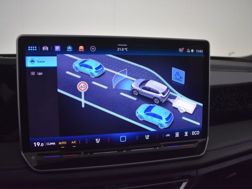 Volkswagen Tiguan 1.5 eHybrid R-Line Edition 272Pk DSG/AUTO | Panorama-dak | SOH 100 % | Head-up display |Trekhaak ... ActivLease financial lease