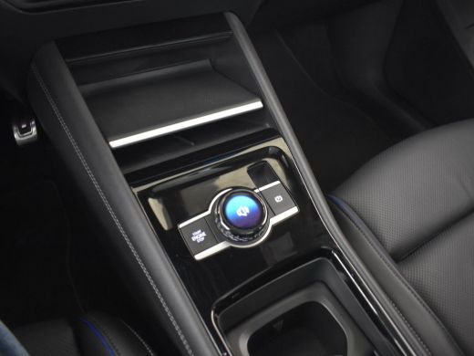Volkswagen Tiguan 1.5 eHybrid R-Line Edition 272Pk DSG/AUTO | Panorama-dak | SOH 100 % | Head-up display |Trekhaak ... ActivLease financial lease