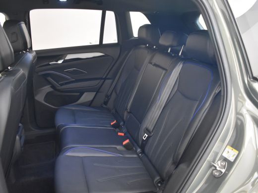 Volkswagen Tiguan 1.5 eHybrid R-Line Edition 272Pk DSG/AUTO | Panorama-dak | SOH 100 % | Head-up display |Trekhaak ... ActivLease financial lease