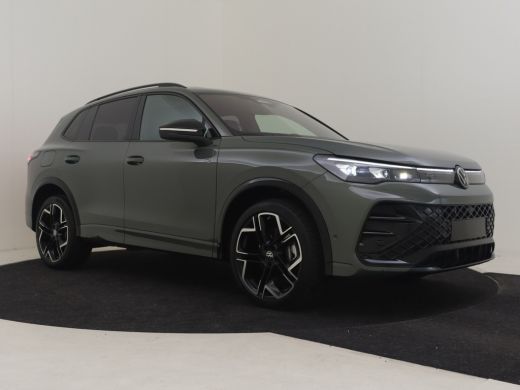 Volkswagen Tiguan 1.5 eHybrid R-Line Edition 272Pk DSG/AUTO | Panorama-dak | SOH 100 % | Head-up display |Trekhaak ... ActivLease financial lease