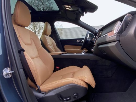 Volvo  XC60 T6 Recharge AWD Plus Dark | Trekhaak | SOH 100% ActivLease financial lease