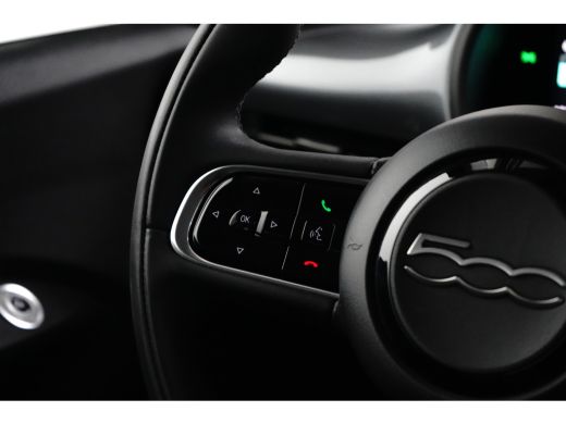 Fiat 500 Icon 42 kWh / Navigatie / Camera / Carplay / ECC / 16'' LMV ActivLease financial lease