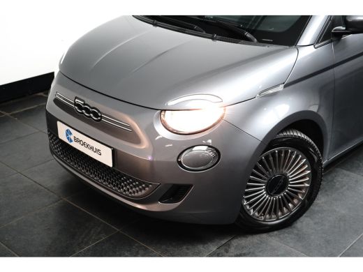 Fiat 500 Icon 42 kWh / Navigatie / Camera / Carplay / ECC / 16'' LMV ActivLease financial lease