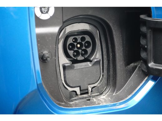 Ford E-Transit 340L2H1 218pk Limited 65kWh | Driver Ass. Pack Ultimate | LED Matrix | B&O | 360&deg; Camera | 2+3 ja... ActivLease financial lease