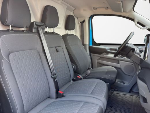 Ford E-Transit 340L2H1 218pk Limited 65kWh | Driver Ass. Pack Ultimate | LED Matrix | B&O | 360&deg; Camera | 2+3 ja... ActivLease financial lease