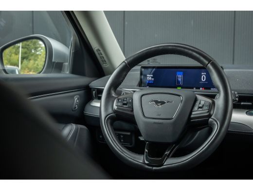 Ford Mustang Mach-E Mach-E RWD 75 kWh | BTW auto | SOH 94% | Leder | Camera | Adaptieve cruise | Afneembare trekhaak ActivLease financial lease
