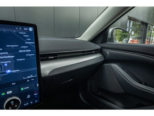 Ford Mustang Mach-E Mach-E RWD 75 kWh | BTW auto | SOH 94% | Leder | Camera | Adaptieve cruise | Afneembare trekhaak ActivLease financial lease