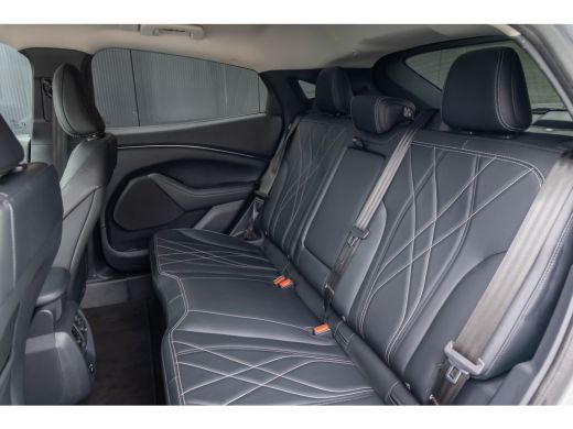 Ford Mustang Mach-E Mach-E RWD 75 kWh | BTW auto | SOH 94% | Leder | Camera | Adaptieve cruise | Afneembare trekhaak ActivLease financial lease