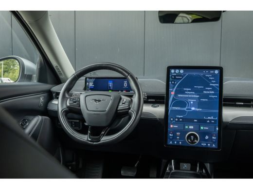 Ford Mustang Mach-E Mach-E RWD 75 kWh | BTW auto | SOH 94% | Leder | Camera | Adaptieve cruise | Afneembare trekhaak ActivLease financial lease