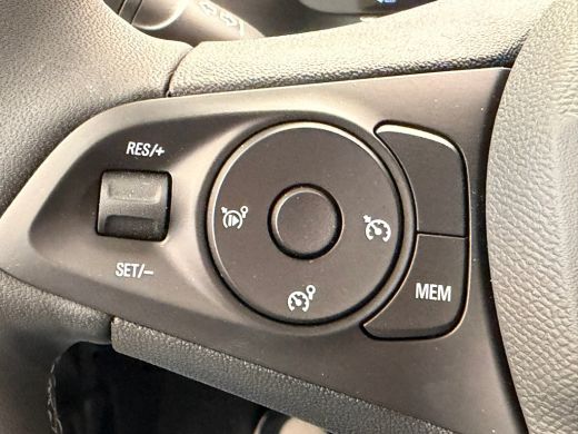 Opel Corsa GS | Dode hoek waarschuwing | LED koplampen met LED dagrijverlichting | Licht -en regensensor ActivLease financial lease
