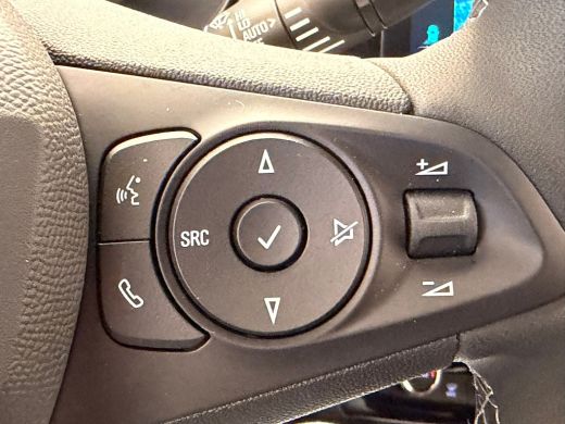 Opel Corsa GS | Dode hoek waarschuwing | LED koplampen met LED dagrijverlichting | Licht -en regensensor ActivLease financial lease