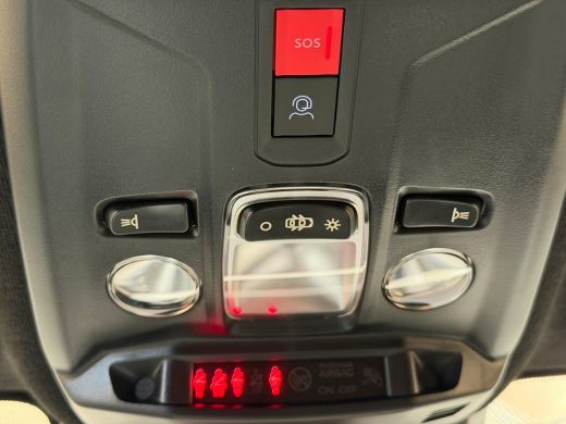 Opel Corsa GS | Dode hoek waarschuwing | LED koplampen met LED dagrijverlichting | Licht -en regensensor ActivLease financial lease