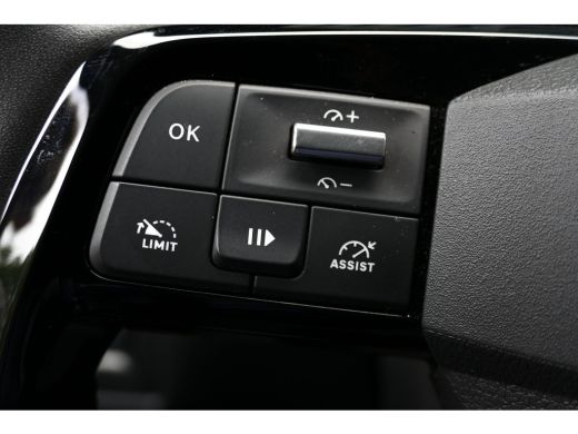 Opel Vivaro 2.0 DIESEL 145PK L3H1 / CAMERA / STOEL-STUURVERWARMING / 3-ZITS / BETIMMERING / NAVI / AIRCO / LE... ActivLease financial lease