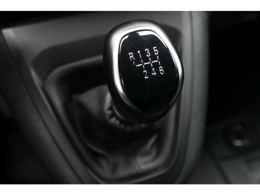 Opel Vivaro 2.0 DIESEL 145PK L3H1 / CAMERA / STOEL-STUURVERWARMING / 3-ZITS / BETIMMERING / NAVI / AIRCO / LE... ActivLease financial lease