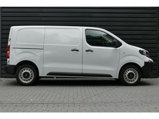 Opel Vivaro 2.0 DIESEL 145PK L3H1 / CAMERA / STOEL-STUURVERWARMING / 3-ZITS / BETIMMERING / NAVI / AIRCO / LE... ActivLease financial lease