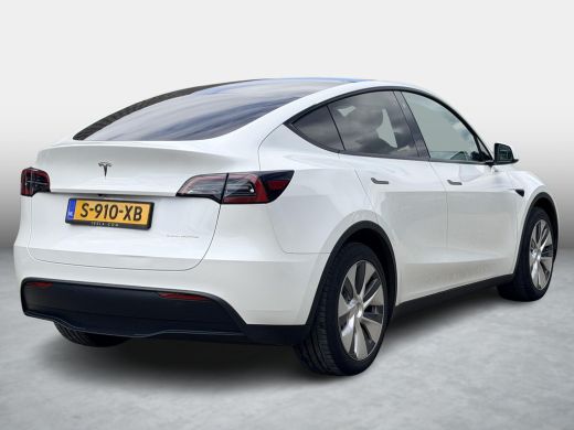 Tesla Model Y Long Range AWD 75 kWh SOH 94,9% / Autopilot / 3 Fase / Panorama / Stoelverwarming / Memory / Dode... ActivLease financial lease