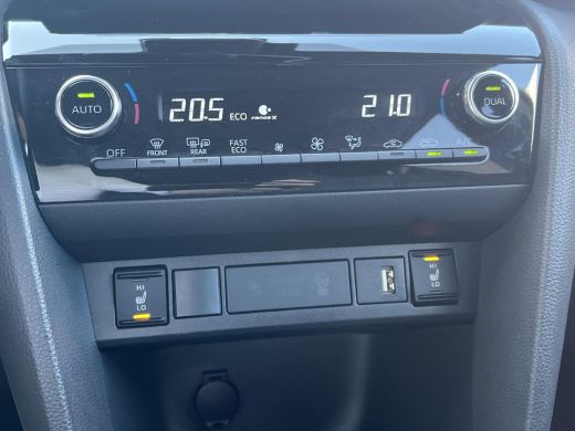 Toyota Yaris Cross 1.5 Hybrid Adventure | Stoelverwarming | Carplay | Parkeersensoren | Treeplanken | LED koplampen | ActivLease financial lease