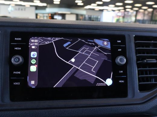 Volkswagen Crafter 35 2.0 TDI 140 PK L3H3 TWO-TONE + 3000 KG TREKHAAK | APPLE CARPLAY | CRUISE | SIDEBARS | NAVIGATIE ActivLease financial lease