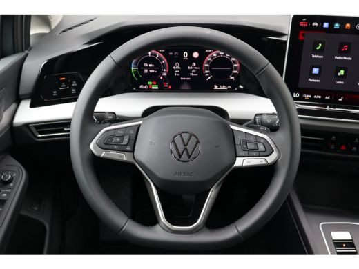 Volkswagen Golf 1.5 eHybrid Life Edition 204PK | Achteruitrijcamera | Apple Carplay/Android Auto|telefoonintegrat... ActivLease financial lease