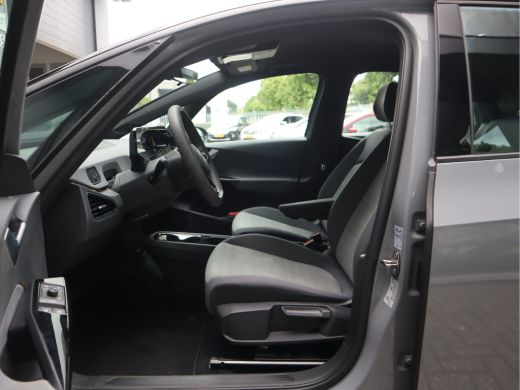 Volkswagen ID.3 Pure 45 kWh Navi / Carplay / Cruise / Climate / SOH 93.89% /  Btw auto ActivLease financial lease