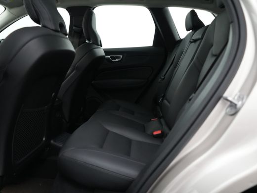 Volvo  XC60 T6 Recharge AWD Plus Dark | Panoramadak | 360&deg; Camera | Trekhaak | All Season | Leder | Keyless ActivLease financial lease