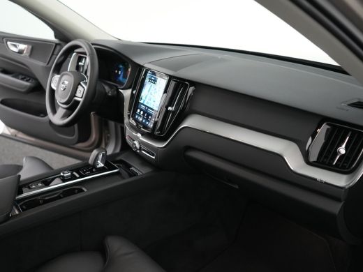 Volvo  XC60 T6 Recharge AWD Plus Dark | Panoramadak | 360&deg; Camera | Trekhaak | All Season | Leder | Keyless ActivLease financial lease