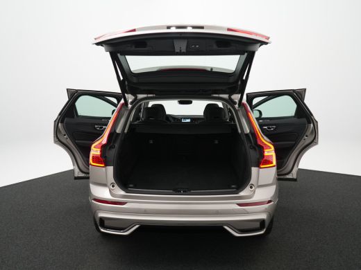 Volvo  XC60 T6 Recharge AWD Plus Dark | Panoramadak | 360&deg; Camera | Trekhaak | All Season | Leder | Keyless ActivLease financial lease