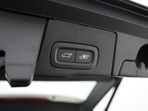 Volvo  XC60 T6 Recharge AWD Plus Dark | Panoramadak | 360&deg; Camera | Trekhaak | All Season | Leder | Keyless ActivLease financial lease