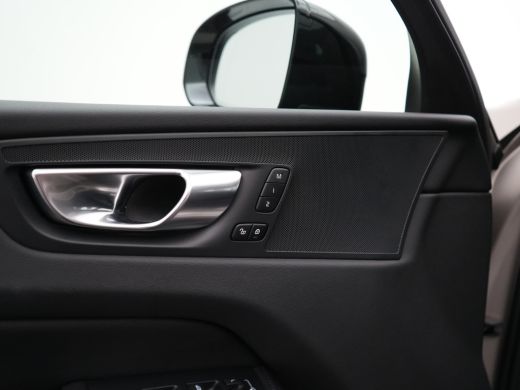 Volvo  XC60 T6 Recharge AWD Plus Dark | Panoramadak | 360&deg; Camera | Trekhaak | All Season | Leder | Keyless ActivLease financial lease