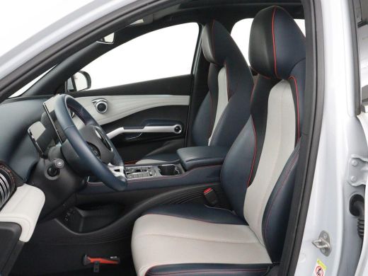 BYD ATTO 3 Comfort 60 kWh | Warmtepomp | 92.5% SOH | 3-Fase | Panoramadak | Adaptive cruise | 360 camera | D... ActivLease financial lease