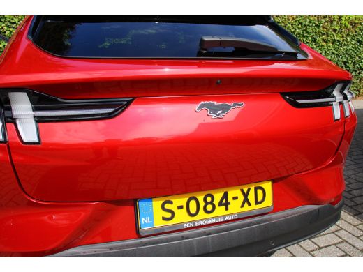 Ford Mustang Mach-E Mach-E RWD 75 kWh | NL-AUTO! | 1E EIGENAAR! | ADAPTIVE CRUISE | WINTERPACK | CAMERA | LEDER | PAR... ActivLease financial lease
