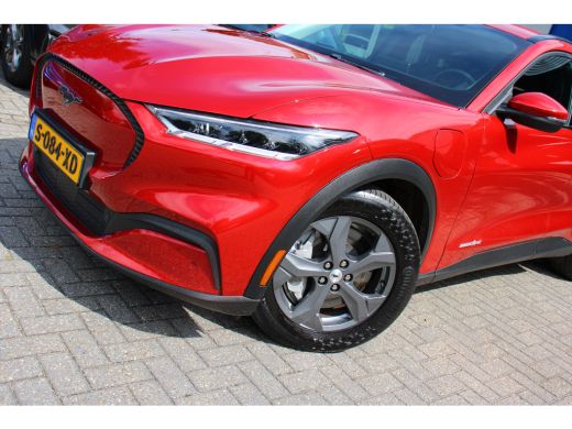 Ford Mustang Mach-E Mach-E RWD 75 kWh | NL-AUTO! | 1E EIGENAAR! | ADAPTIVE CRUISE | WINTERPACK | CAMERA | LEDER | PAR... ActivLease financial lease