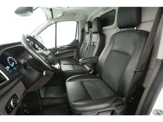 Ford Transit Custom 2.0 TDCI L1H1 Sport 185PK | Automaat | Airco | Cruise | Camera | Carplay | 3 Zits | 2xSchuifdeur ... ActivLease financial lease