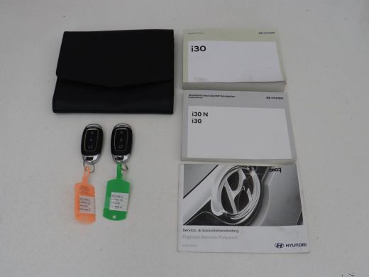 Hyundai i30 1.0 T-GDi MHEV Comfort Smart | Keyless | Navigatie | Adaptive cruise control | Carplay | Climate ... ActivLease financial lease
