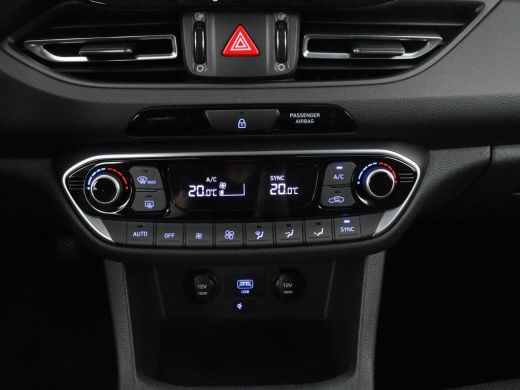 Hyundai i30 1.0 T-GDi MHEV Comfort Smart | Keyless | Navigatie | Adaptive cruise control | Carplay | Climate ... ActivLease financial lease