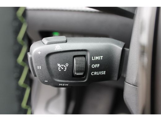 Peugeot e-2008 EV GT Avantage 54 kWh | SOH 98% | 12.500km | NL auto | Fase 3 laden | Navigatie | Camera voor + a... ActivLease financial lease