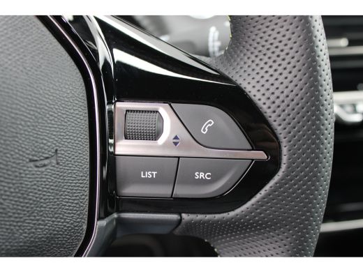 Peugeot e-2008 EV GT Avantage 54 kWh | SOH 98% | 12.500km | NL auto | Fase 3 laden | Navigatie | Camera voor + a... ActivLease financial lease