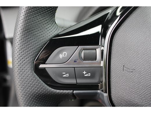 Peugeot e-2008 EV GT Avantage 54 kWh | SOH 98% | 12.500km | NL auto | Fase 3 laden | Navigatie | Camera voor + a... ActivLease financial lease