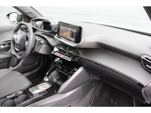 Peugeot e-2008 EV GT Avantage 54 kWh | SOH 98% | 12.500km | NL auto | Fase 3 laden | Navigatie | Camera voor + a... ActivLease financial lease