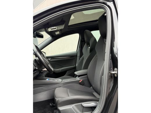 Skoda Octavia Combi 1.5 e-TSI Sport Line Pano-Head up-ACC-Keyless-Trekhaak-18" ActivLease financial lease