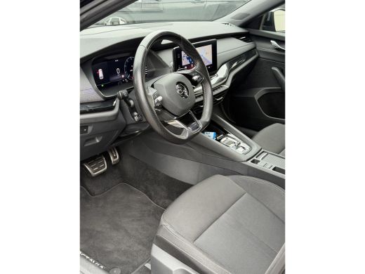 Skoda Octavia Combi 1.5 e-TSI Sport Line Pano-Head up-ACC-Keyless-Trekhaak-18" ActivLease financial lease