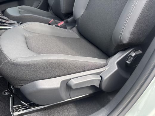 Toyota Aygo Hybrid 115 envy ActivLease financial lease