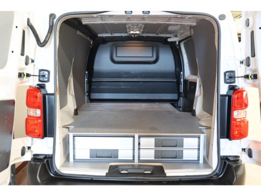 Toyota ProAce 2.0 D-4D 2500KG TREKVERMOGEN ActivLease financial lease